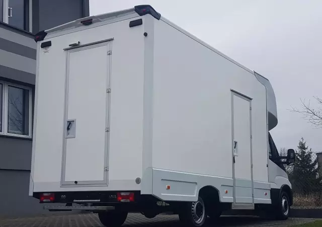 IVECO DAILY KONTENER NISKOPODŁOGOWY 4,43x2,23x2,42 SKLEP BAR FOODTRUCK KAMPER KLIMA 
