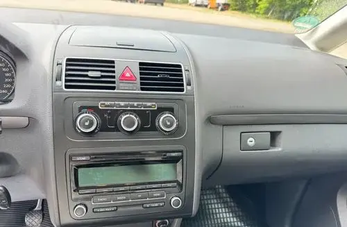 VOLKSWAGEN Touran 