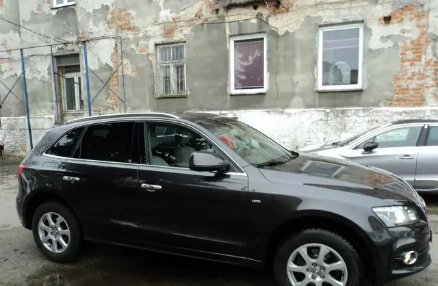 AUDI Q5 