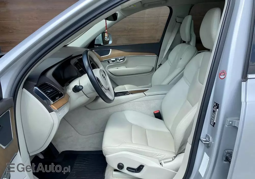 VOLVO XC 90 T6 AWD Momentum 7os