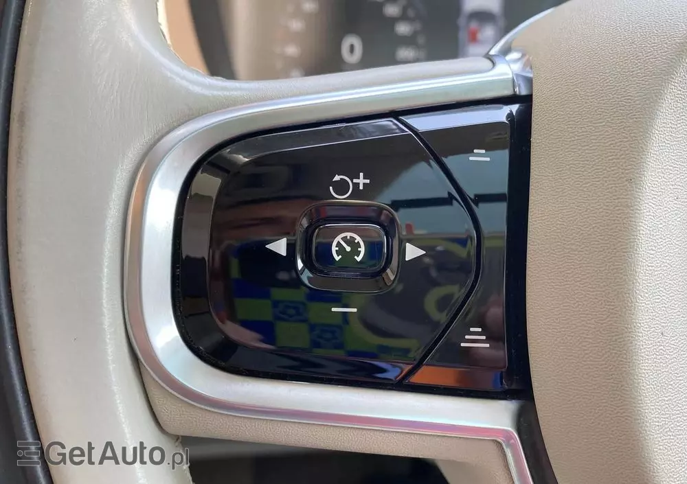 VOLVO XC 90 T6 AWD Momentum 7os