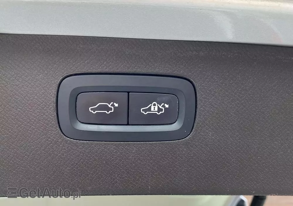 VOLVO XC 90 T6 AWD Momentum 7os