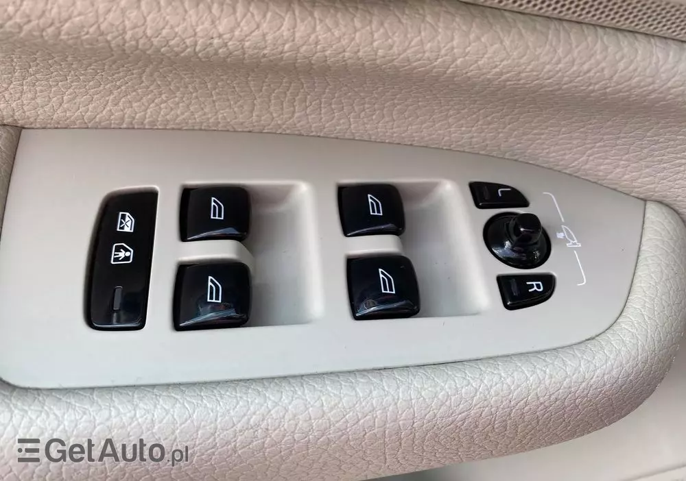 VOLVO XC 90 T6 AWD Momentum 7os