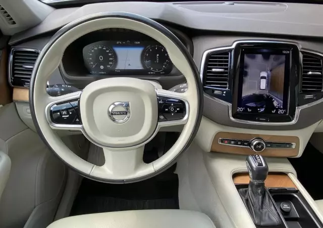 VOLVO XC 90 T6 AWD Momentum 7os