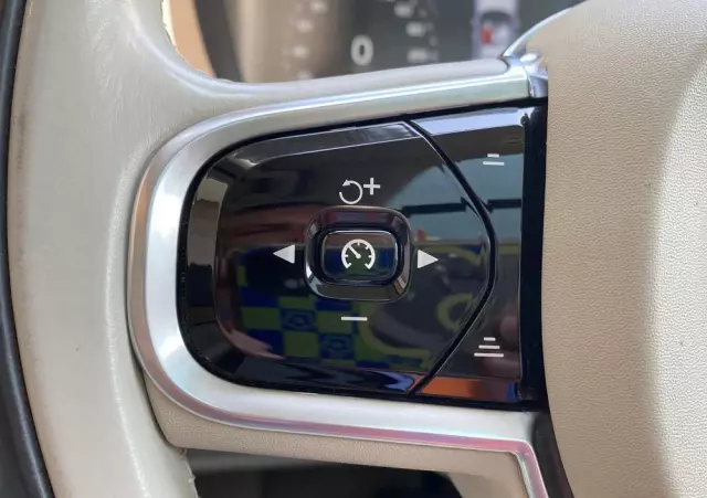 VOLVO XC 90 T6 AWD Momentum 7os