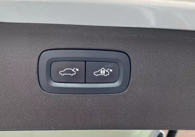 VOLVO XC 90 T6 AWD Momentum 7os