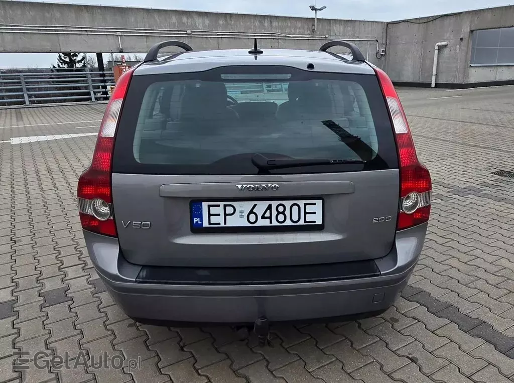 VOLVO V50 