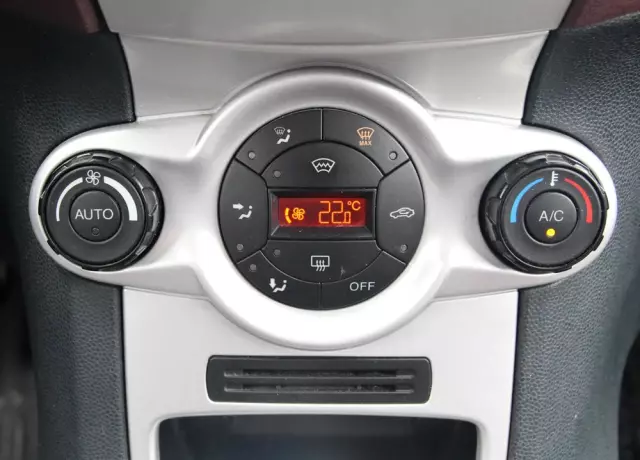 FORD Fiesta 1.6 TDCi Titanium