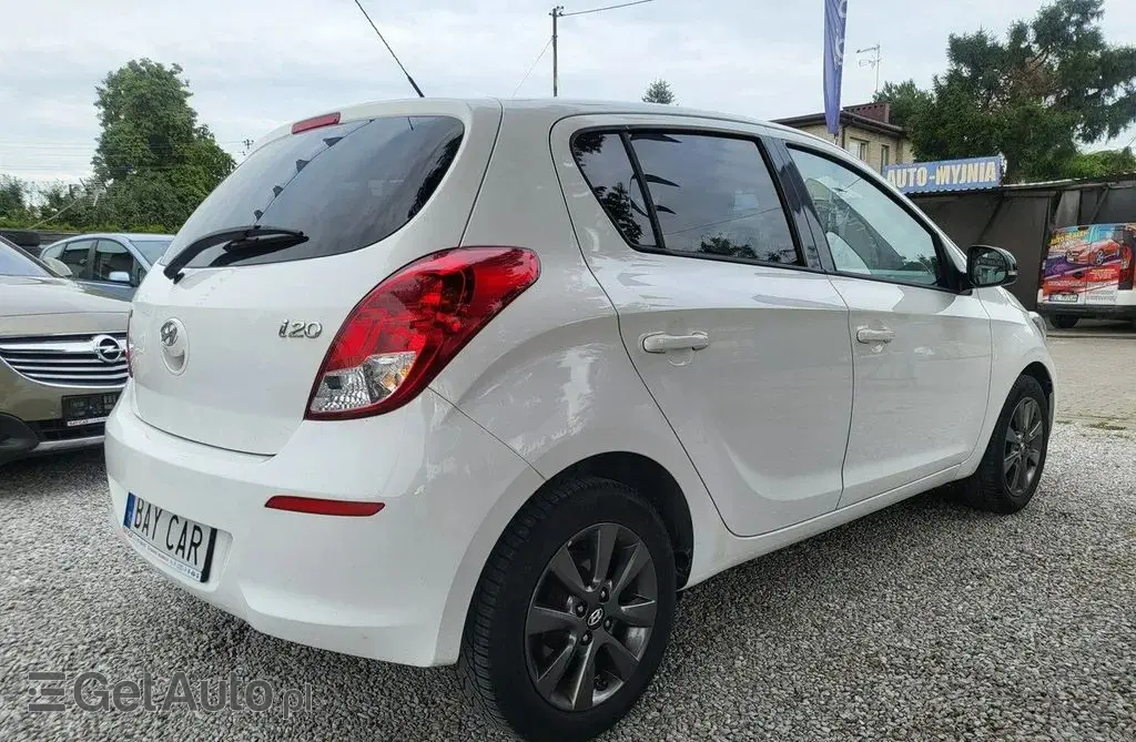 HYUNDAI I20 