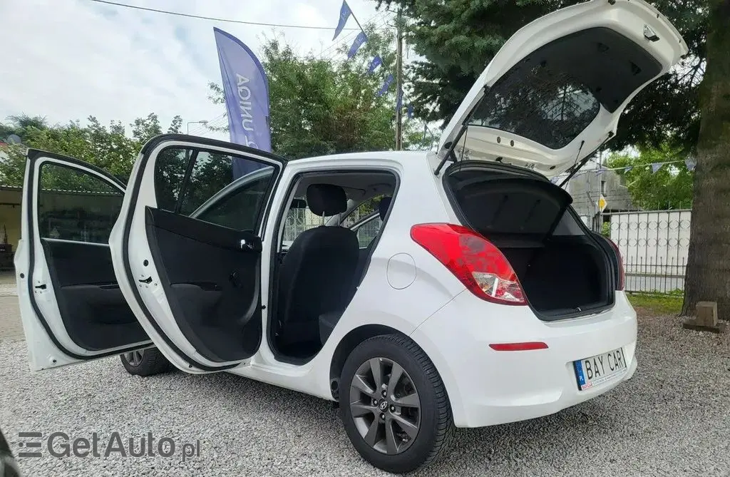 HYUNDAI I20 