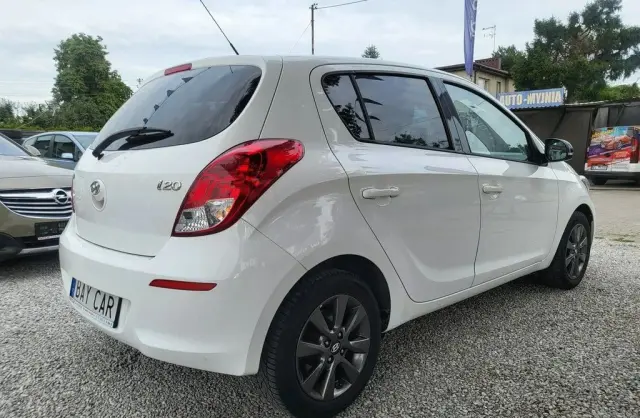 HYUNDAI I20 