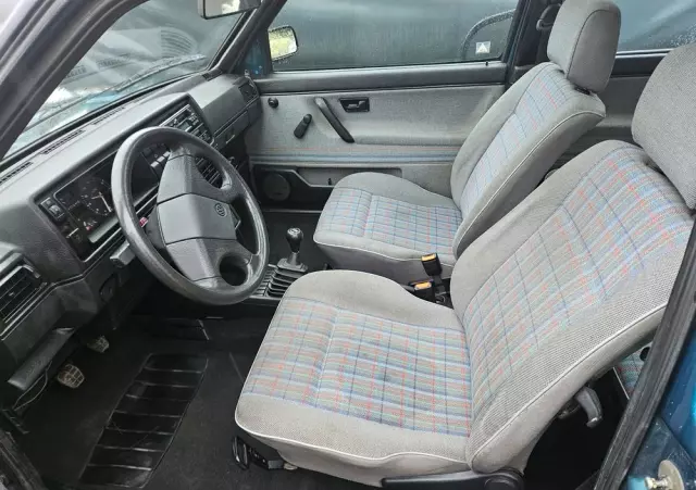 VOLKSWAGEN Golf 1.6 CL D