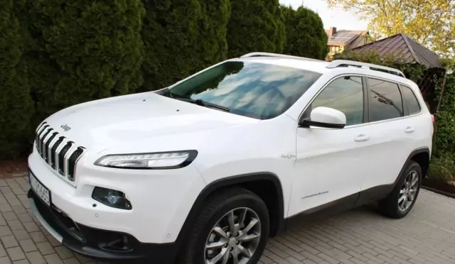 JEEP Cherokee 