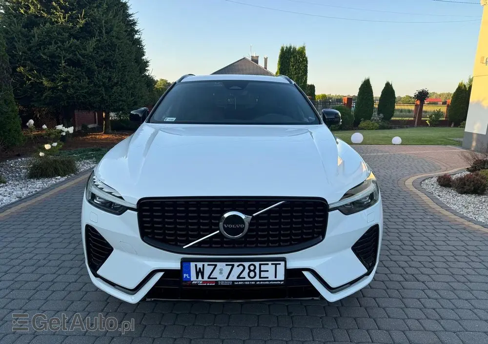 VOLVO XC 60 T8 Plug-In Hybrid AWD R-Design