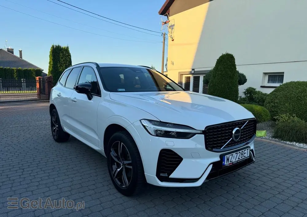 VOLVO XC 60 T8 Plug-In Hybrid AWD R-Design