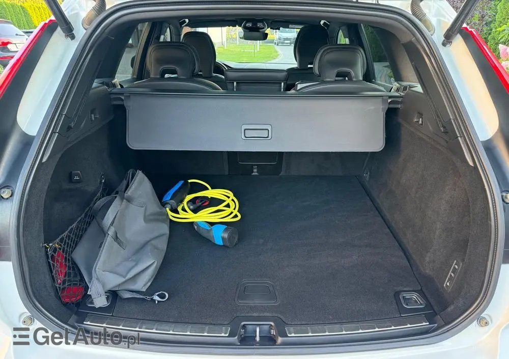 VOLVO XC 60 T8 Plug-In Hybrid AWD R-Design