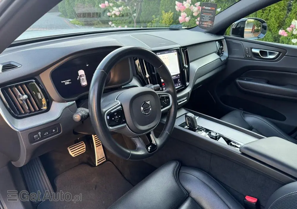 VOLVO XC 60 T8 Plug-In Hybrid AWD R-Design