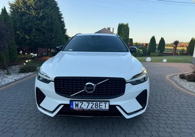 VOLVO XC 60 T8 Plug-In Hybrid AWD R-Design