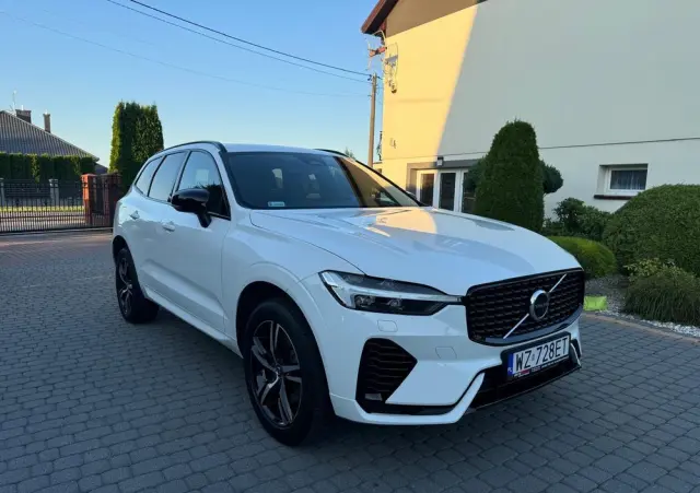 VOLVO XC 60 T8 Plug-In Hybrid AWD R-Design