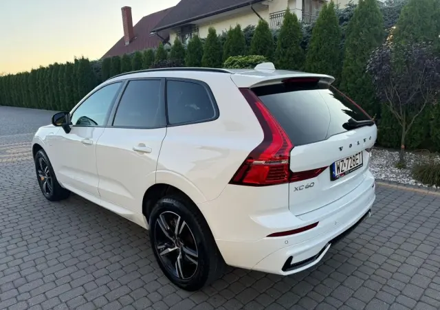 VOLVO XC 60 T8 Plug-In Hybrid AWD R-Design