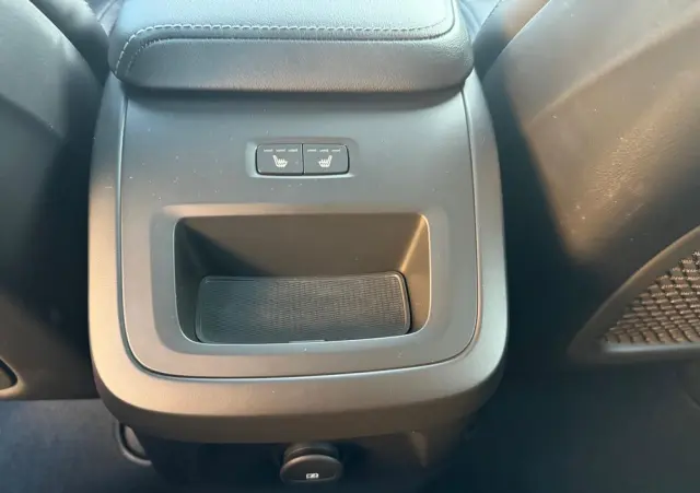 VOLVO XC 60 T8 Plug-In Hybrid AWD R-Design