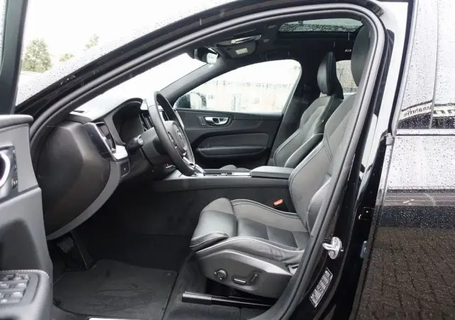 VOLVO XC 60 B5 B AWD Plus Black Edition