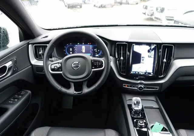 VOLVO XC 60 B5 B AWD Plus Black Edition