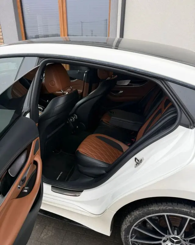 MERCEDES-BENZ AMG GT 43 4-Matic+