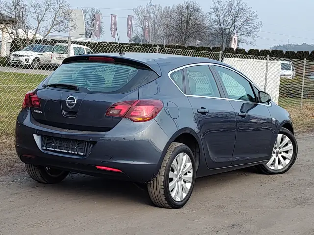 OPEL Astra Edition