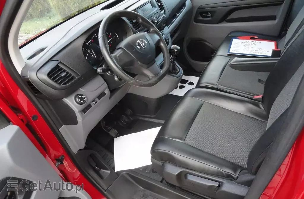 TOYOTA Proace 