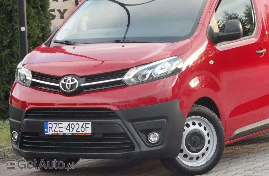 TOYOTA Proace 