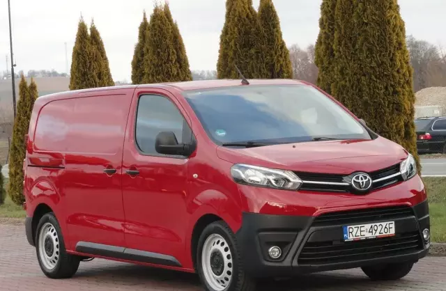 TOYOTA Proace 