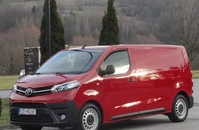 TOYOTA Proace 