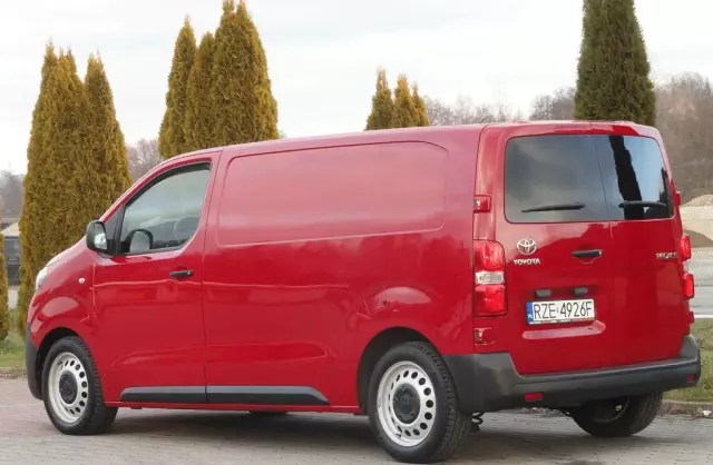 TOYOTA Proace 
