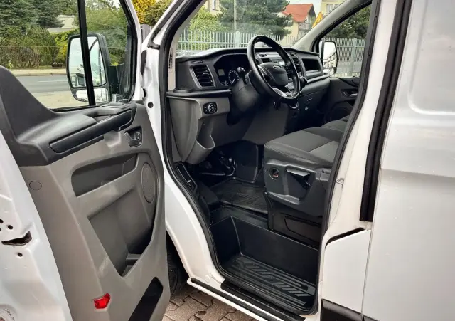 FORD TRANSIT CUSTOM LONG / SALON POLSKA / BEZWYPADKOWA / FAKTURA VAT 23% 