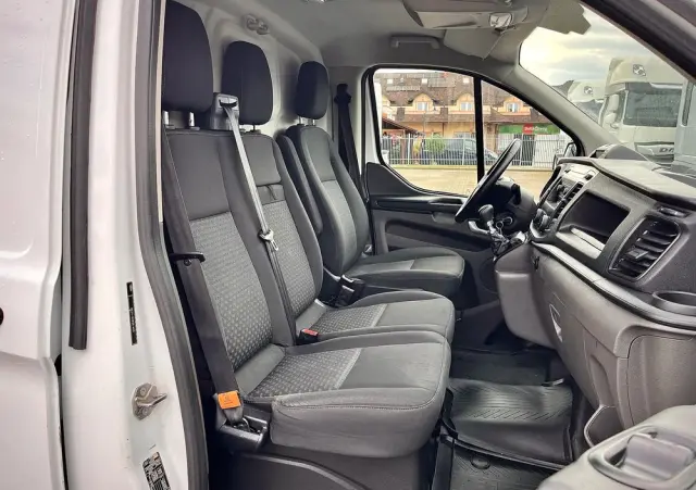 FORD TRANSIT CUSTOM LONG / SALON POLSKA / BEZWYPADKOWA / FAKTURA VAT 23% 