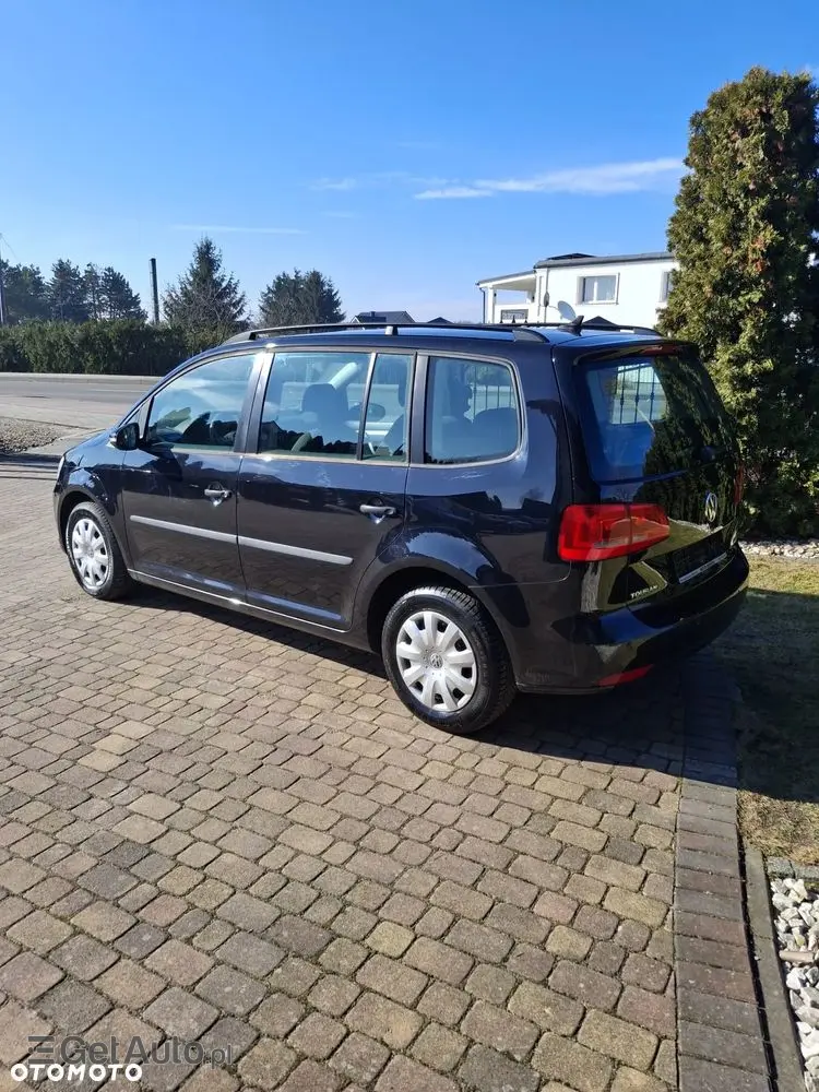 VOLKSWAGEN Touran 