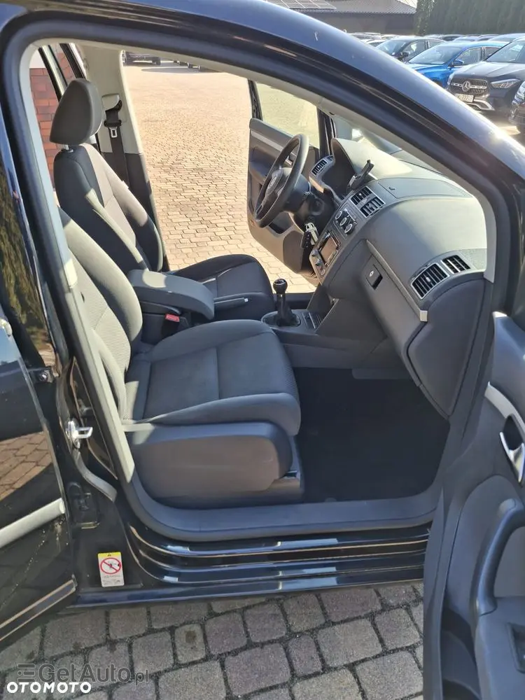 VOLKSWAGEN Touran 