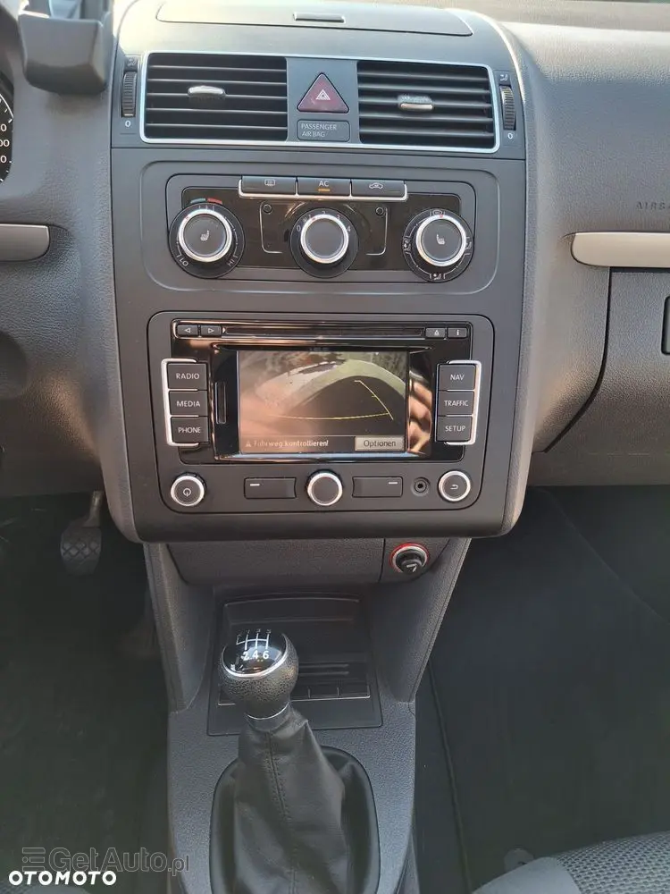 VOLKSWAGEN Touran 