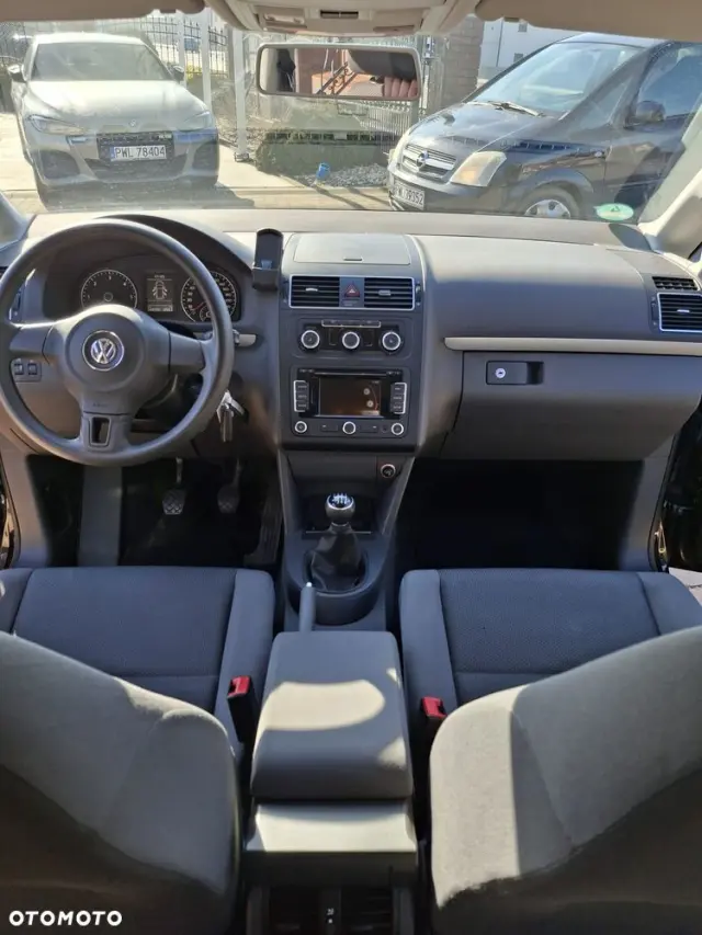 VOLKSWAGEN Touran 