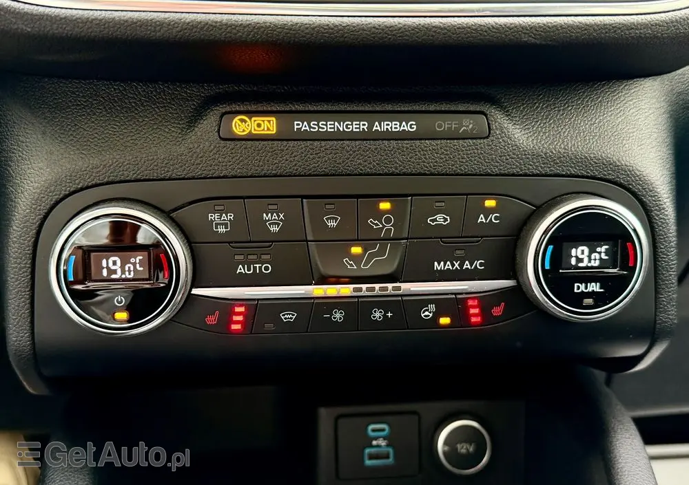 FORD Kuga 2.0 EcoBlue 4x4 TITANIUM