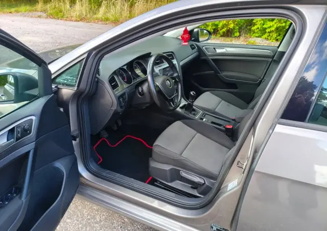 VOLKSWAGEN Golf VII 1.6 TDI BMT Highline