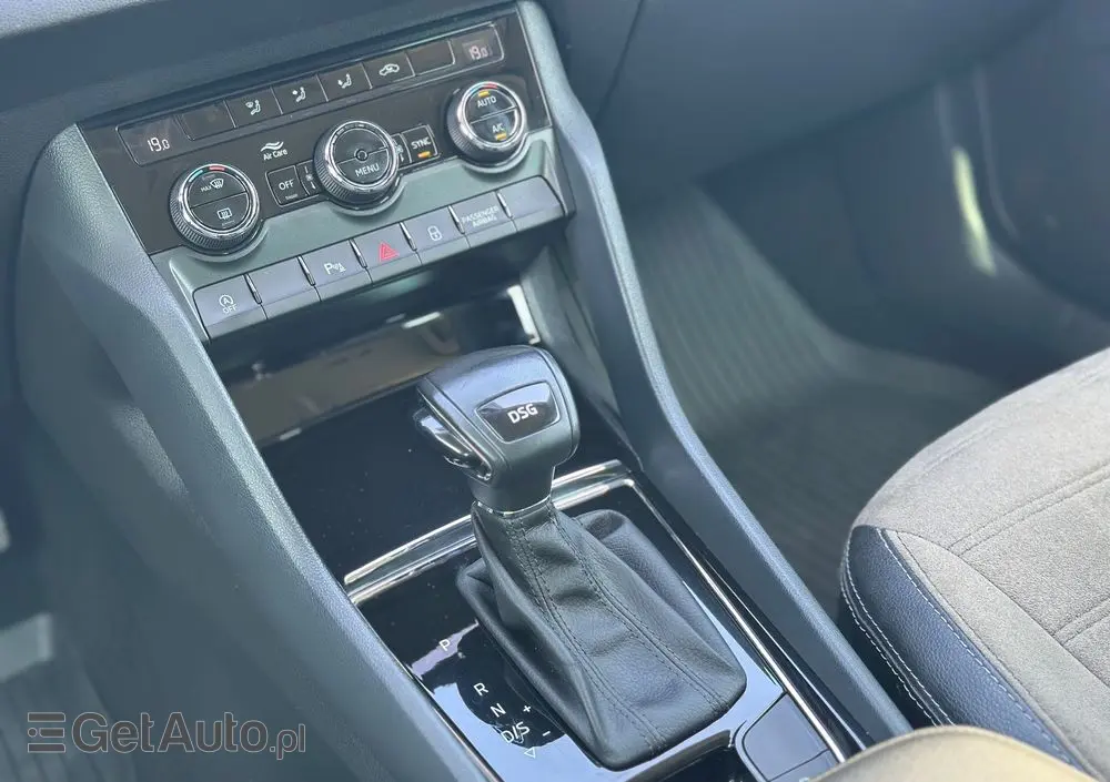 SKODA Karoq 1.6 TDI 4x2 Ambition DSG