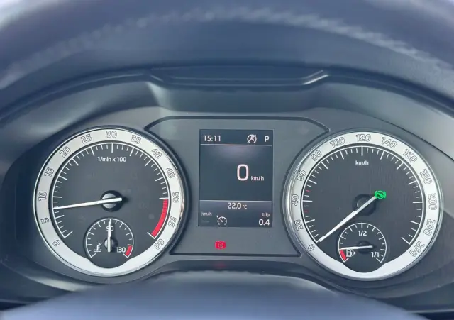 SKODA Karoq 1.6 TDI 4x2 Ambition DSG