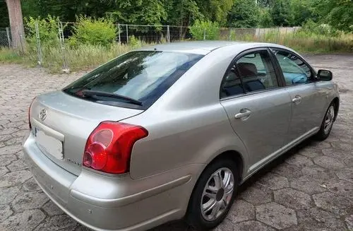 TOYOTA Avensis 