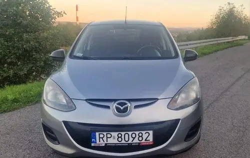 MAZDA 2 