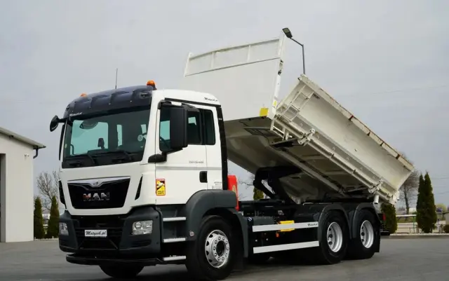 MAN TGS 26.400 / 6X4 / 2 STRONNA WYWROTKA / HYDROBURTA / AUTOMAT / EURO 6 