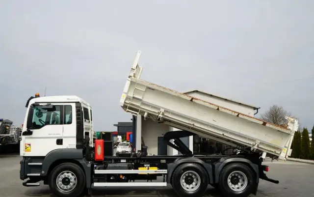 MAN TGS 26.400 / 6X4 / 2 STRONNA WYWROTKA / HYDROBURTA / AUTOMAT / EURO 6 