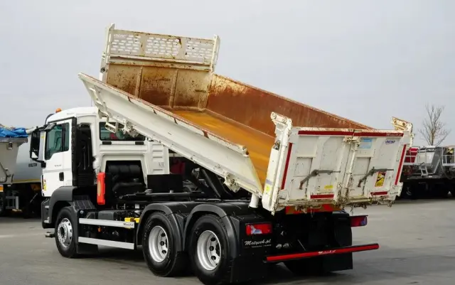 MAN TGS 26.400 / 6X4 / 2 STRONNA WYWROTKA / HYDROBURTA / AUTOMAT / EURO 6 
