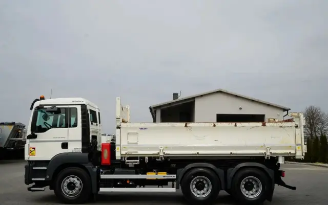 MAN TGS 26.400 / 6X4 / 2 STRONNA WYWROTKA / HYDROBURTA / AUTOMAT / EURO 6 